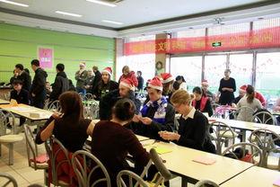 國際視(shi)野(ye)下(xia)的歡(huan)樂(le)交(jiao)融 石外(wai)聖(sheng)誕狂歡(huan)夜(ye)點亮(liang)多元文(wen)化(hua)交(jiao)流(liu)